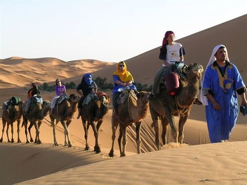 Les Pyramides Hotel เมอร์ซูกา ภายนอก รูปภาพ